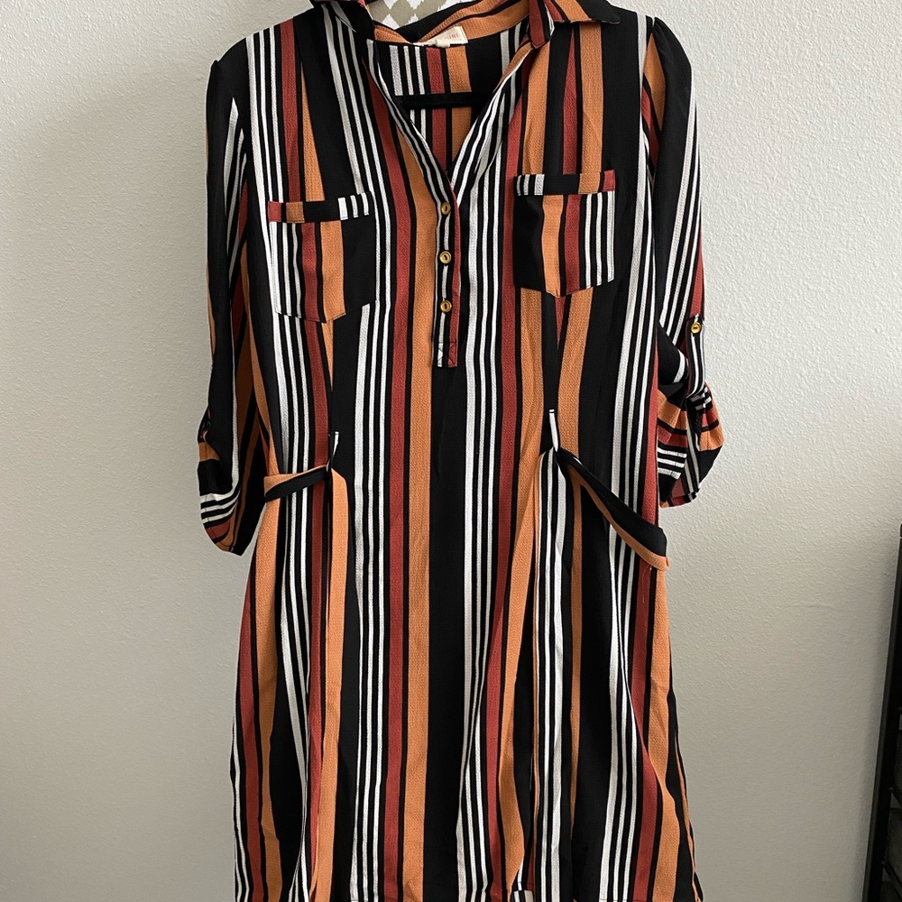 Stripped mid length dress with belt